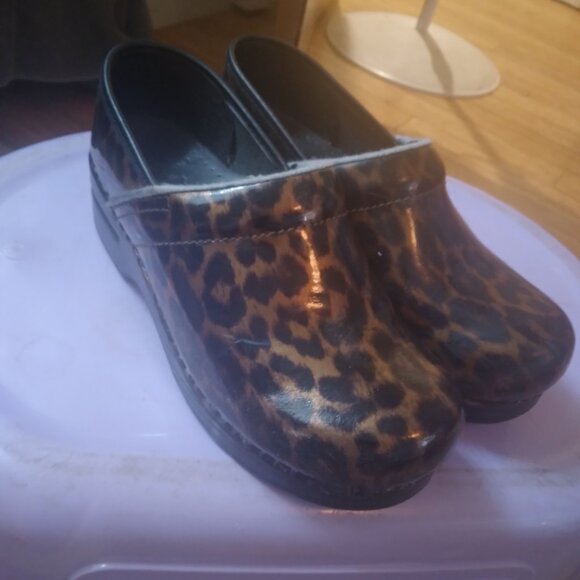 Cheetah print Dansko clog - Picture 1 of 5